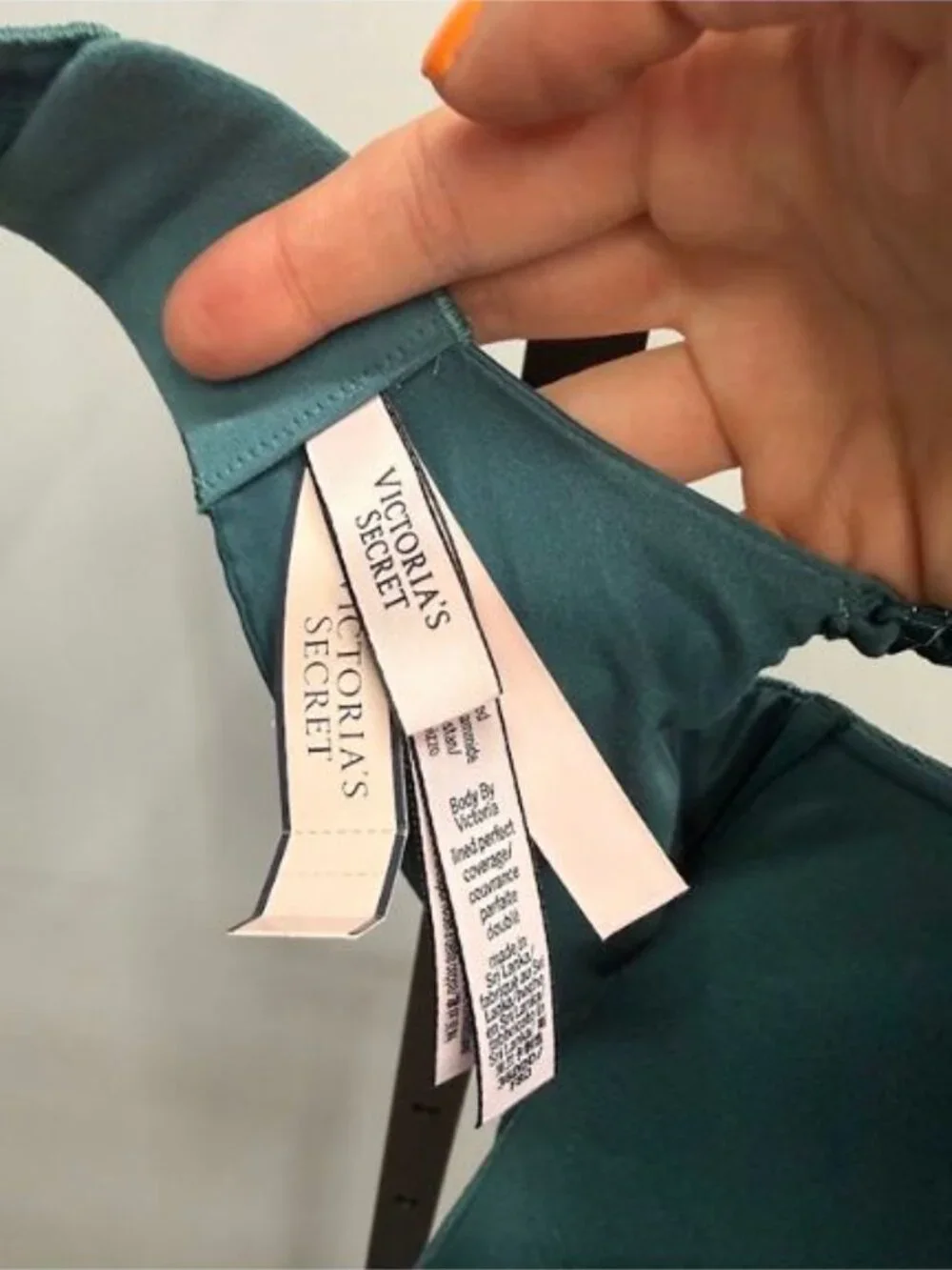 Victoria's Secret Body by Victoria Lined Perfect Coverage Teal Lace Bra